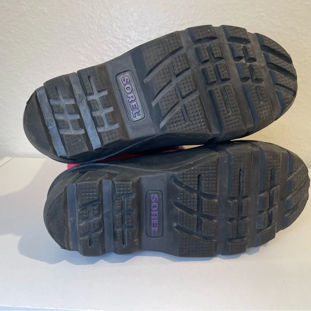 Sorel Flurry Youth Pink‎ and Purple Snow Boots Size 1